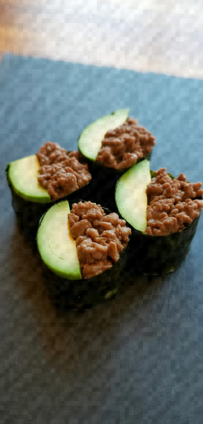 18. Fusion Beef and Avocado Sushi Rolls